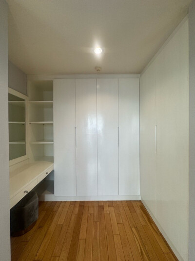 ดิ เอ็มโพริโอ เพลส / The Emporio Place