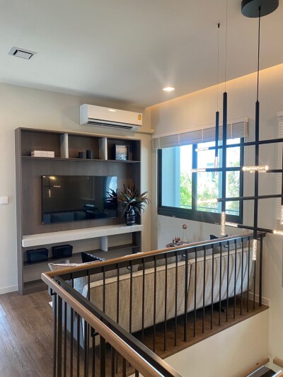 มัณฑนา บางนา กม.15 / 🏠 พื้นที่ใช้สอย: 283 ตร.ม. 🔝 จำนวนชั้น: 2 ชั้น