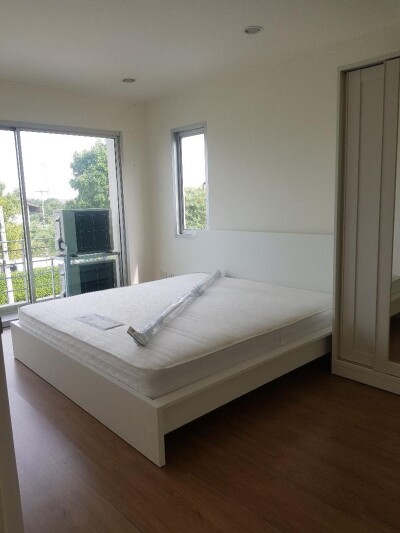 ให้เช่าโฮมออฟฟิศ 3 ชั้น 220 ตารางเมตร  3ห้องนอน 4ห้องน้ำ