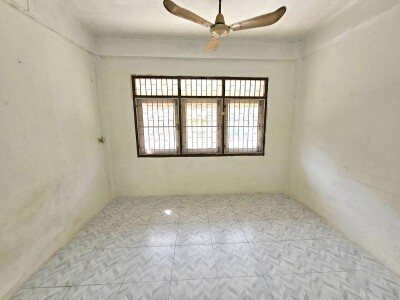 ให้เช่าอาคารพาณิชย์ 3 ชั้นครึ่ง มีดาดฟ้า 9 ห้องนอน 168 ตร.ม. สุขสวัสดิ์ 31/1 ราษฏร์บูรณะ