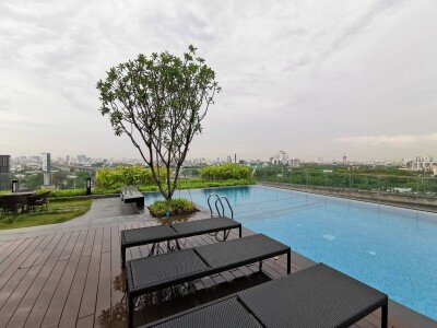 ริชพาร์ค แอท ทริปเปิ้ล สเตชั่น / 🛏 1 ห้องนอน 📐 ขนาด 35 ตร.ม. 🏞 ชั้นสระว่ายน้ำ | ทิศเหนือ | วิวสระว่ายน้ำ-9