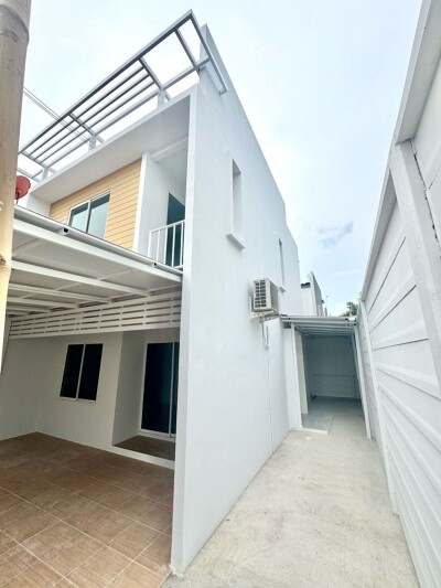 เดอะ คัลเลอร์ส พรีเมียม บางนา กม.8 / ซ.มหาชัย หลังมุม 27ตรว. 4 นอน