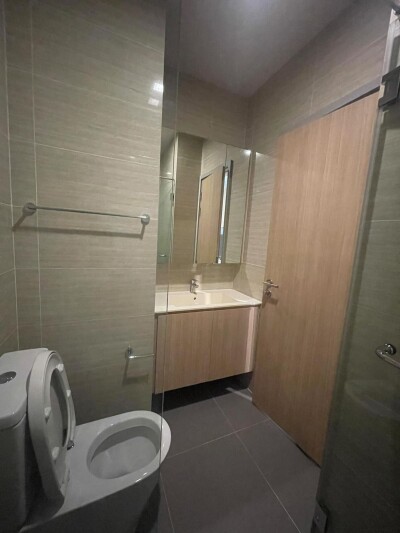 เอ็ม จตุจักร / - ขนาดห้อง 30 ตร.ม ชั้น 27 ตึก B ทิศตะวันออก