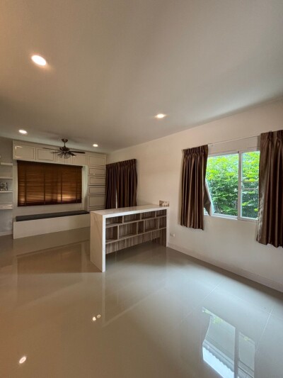 บ้านแฝด สวย ตกแต่งพร้อม ทำเลดี สงบ ปลอดภัย ใกล้แหล่งชุมช