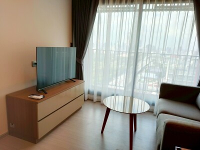 ไลฟ์ อโศก ไฮป์ / Life Asoke Hype