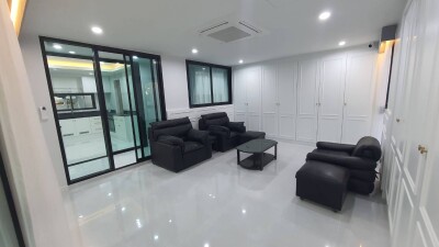 🔥 ให้เช่าบ้านเดี่ยว 5 ห้องนอน ย่านโชคชัย 4 🔥-12