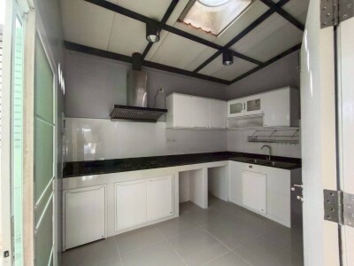 ชวนชื่น ทาวน์ รังสิต คลอง 1-12