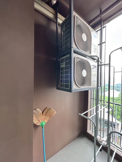 เดอะ แกลเลอรี่ แบริ่ง / The Gallery Bearing