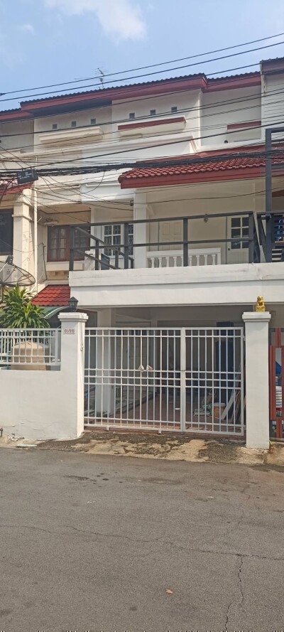 สำหรับ เช่า และ ขาย  โฮมทาวน์ ออฟฟิส *