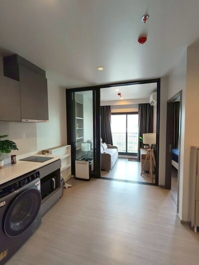 ไลฟ์ อโศก ไฮป์ / Life Asoke Hype