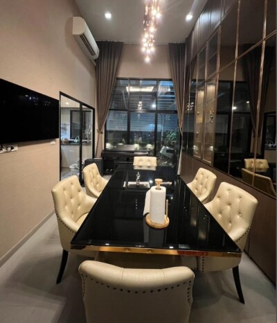 ทาวน์โฮม อาร์เด้น พระราม 3 / 185 ตารางเมตร   อนุญาตเลี้ยงสัตว์