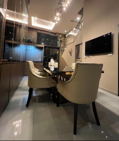 ทาวน์โฮม อาร์เด้น พระราม 3 / 185 ตารางเมตร   อนุญาตเลี้ยงสัตว์