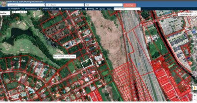 ขายที่ดินเปล่า 1-0-63 ไร่ หมู่บ้านนวธานี ที่ดินหันหน้าทางทิศใต้ แปลงมุม ใกล้ทางขึ้น ลงมอเตอร์เวย์-1