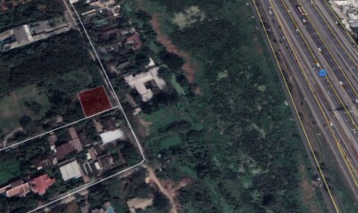 ขายที่ดินเปล่า 1-0-63 ไร่ หมู่บ้านนวธานี ที่ดินหันหน้าทางทิศใต้ แปลงมุม ใกล้ทางขึ้น ลงมอเตอร์เวย์-2