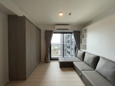 เอ สเปซ เมกา / ชั้น 17 ระเบียงกว้าง ฝนไม่สาดไม่รั่วเข้าห้อง