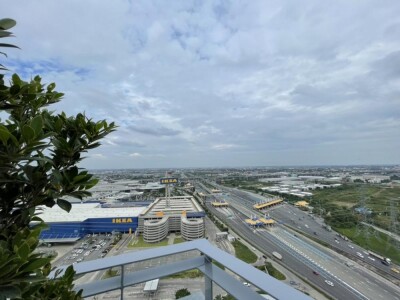 เอ สเปซ เมกา / ชั้น 17 ระเบียงกว้าง ฝนไม่สาดไม่รั่วเข้าห้อง