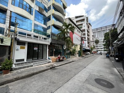 🌟 ให้เช่า อาคารพาณิชย์ รีโนเวทใหม่ ใกล้มหาวิทยาลัยหอการค้าไทย (UTCC) 🌟