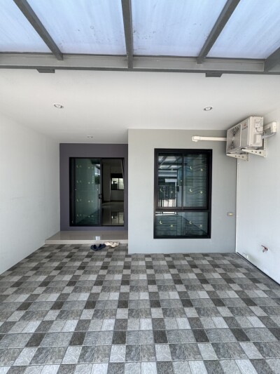 ขายบ้าน หมู่บ้านไทม์โฮม 62 บ้าน 2 ชั้น ซอย 12 หลังมุม มีหน้าต่างด้านข้าง ไม่อึดอัด เนื้อที่ดิน 19.4 ตร.ว. / 125 ตรม-1