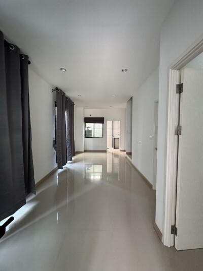 ขายบ้าน หมู่บ้านไทม์โฮม 62 บ้าน 2 ชั้น ซอย 12 หลังมุม มีหน้าต่างด้านข้าง ไม่อึดอัด เนื้อที่ดิน 19.4 ตร.ว. / 125 ตรม-3