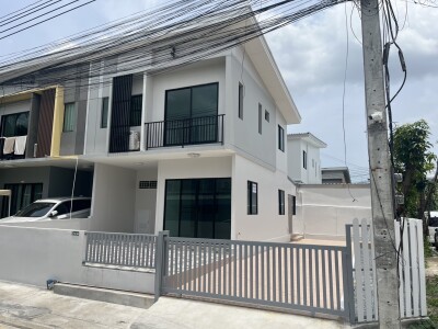 เดอะ คอนเนค สวนหลวง - อ่อนนุช / 🛏 3 ห้องนอน | 🚿 2 ห้องน้ำ-1