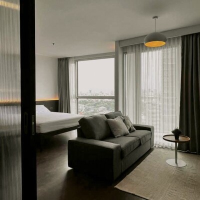 สกายวอล์ค และ เวลซ์ เรสซิเดนซ์ / Sky Walk & Weltz Residence-1