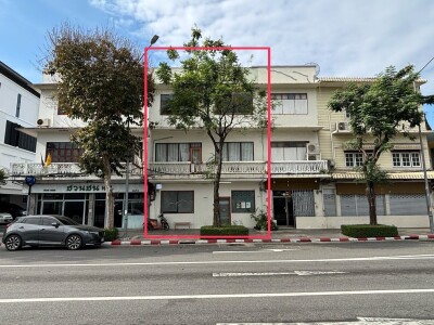 📣 ปล่อยเช่าอาคารพาณิชย์ 2 คูหา ตรงข้ามอุทยานเฉลิมพระเกียรติฯ ร.๙ (สนามม้านางเลิ้งเดิม)