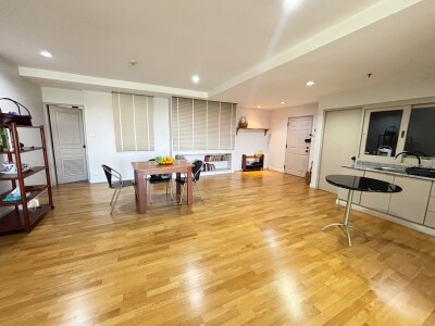 ริเวอไรน์ เพลส คอนโดมิเนียม / ขนาด 112 ตรม-9