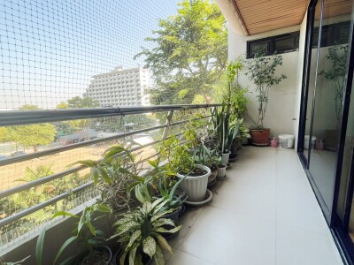 ริเวอไรน์ เพลส คอนโดมิเนียม / ขนาด 112  ตรม บ้านเลขที่ 9/13-13