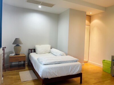 ริเวอไรน์ เพลส คอนโดมิเนียม / ขนาด 112 ตรม-6