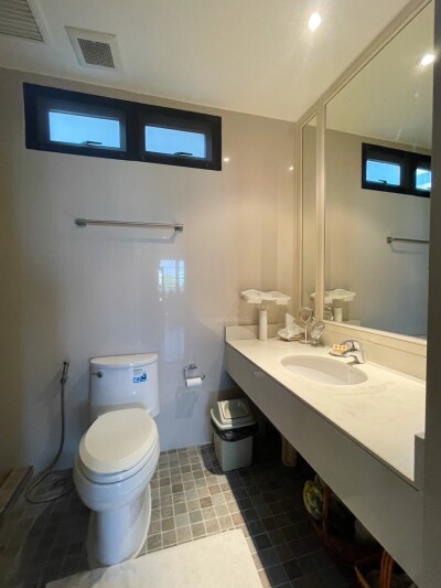 ริเวอไรน์ เพลส คอนโดมิเนียม / ขนาด 112 ตรม-14