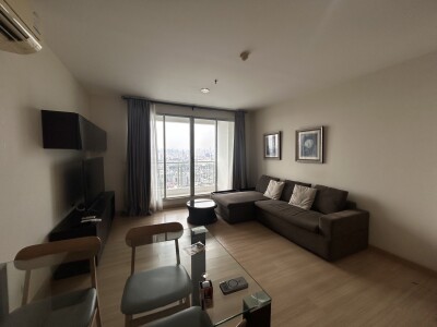 ไลฟ์ แอด ลาดพร้าว 18 / — 2 ห้องนอน มุมสวย วิวโล่ง พร้-1