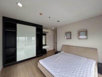 ไลฟ์ แอด ลาดพร้าว 18 / — 2 ห้องนอน มุมสวย วิวโล่ง พร้-4