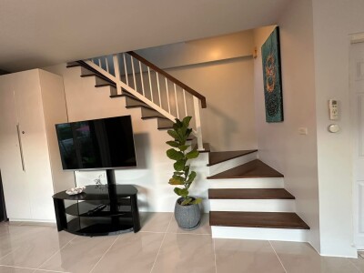 ทาวน์ อเวนิว พระราม 9-11