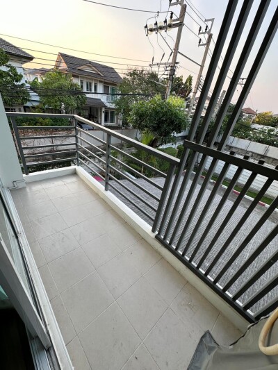 ทาวน์ อเวนิว พระราม 9-36