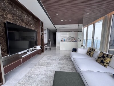 โฟร์ซีซั่นส์ ไพรเวท เรสซิเด้นซ์ / 📌 ยูนิต 300/21 | ชั้น 64 | ขนาด 125 ตร.ม. 🛏 2 ห้องนอน | 🛁 2 ห้องน้ำ | 🚗 ที่จอดรถส่-4