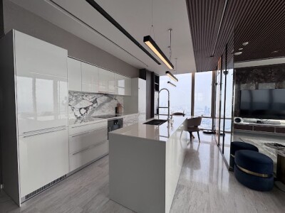 โฟร์ซีซั่นส์ ไพรเวท เรสซิเด้นซ์ / 📌 ยูนิต 300/21 | ชั้น 64 | ขนาด 125 ตร.ม. 🛏 2 ห้องนอน | 🛁 2 ห้องน้ำ | 🚗 ที่จอดรถส่-16