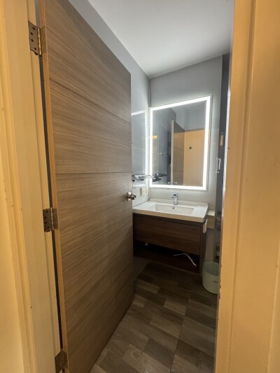 ไฮฟ์ ตากสิน / Hive Taksin