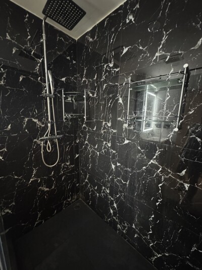 ไฮฟ์ ตากสิน / Hive Taksin