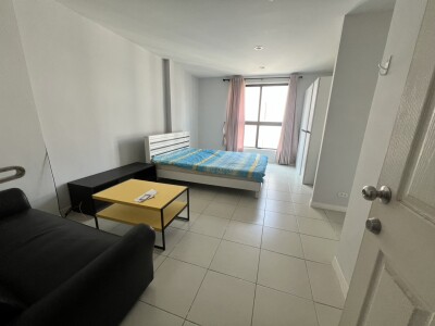 เดอะ เซ็นเตอร์ คอนโดมิเนียม / The Center Condominium